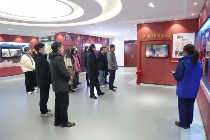 2023.11.17经区法院组织党员到威海经济技术开发区森林消防中队接受消防知识安全培训